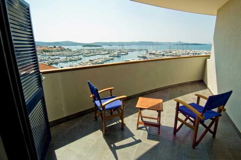 Hotel In Biograd Na Moru Exterior foto